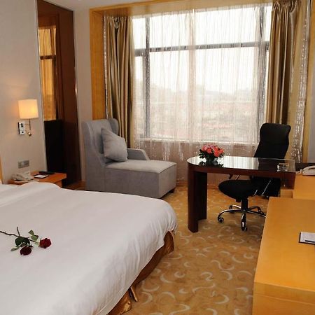 Shanghai Sky Rainbow Hotel חדר תמונה